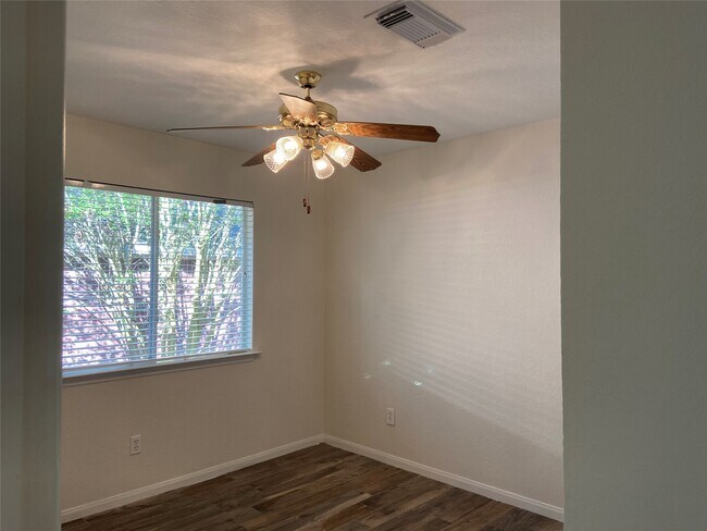 Building Photo - 130 S Veranda Ridge Dr