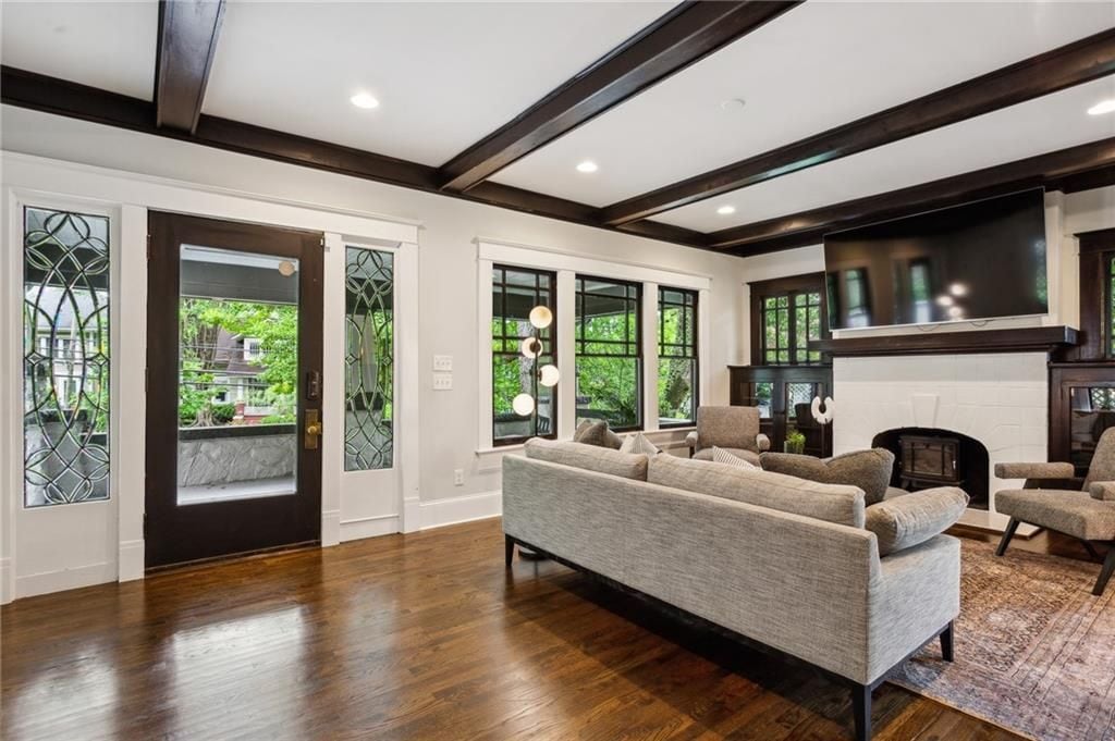 Building Photo - 843 Monroe Dr NE