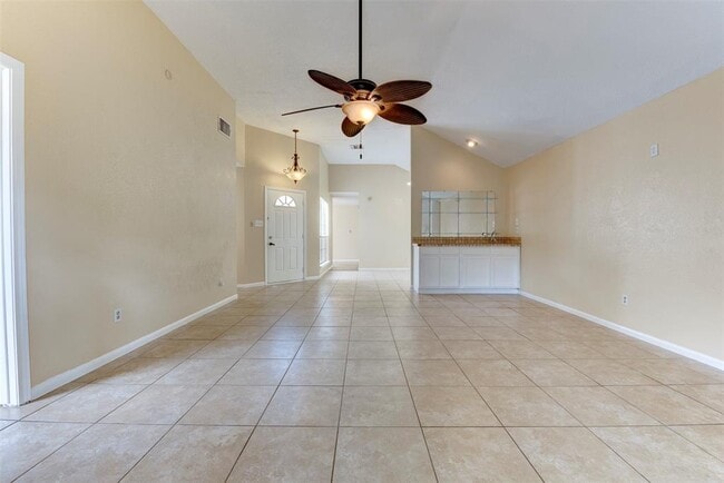 Building Photo - 4035 Green Crest Dr