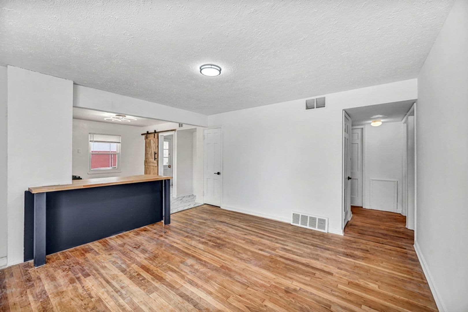 Building Photo - 6606 Ridgeview Rd