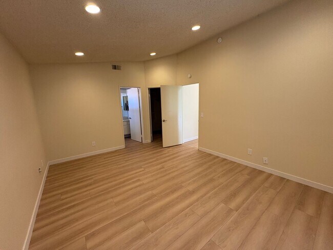 Building Photo - 6865 Valley Circle Blvd