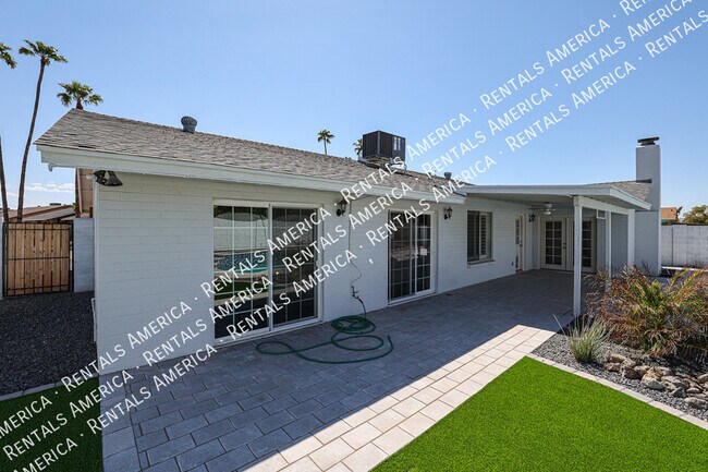 Building Photo - 10534 E Mercer Ln