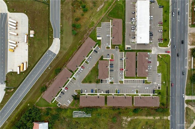 Building Photo - 20 W Mile 3 Rd