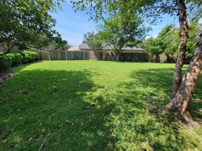 Building Photo - 1961 Pine Ranch Dr