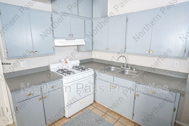 Building Photo - 3403 Pershing Dr