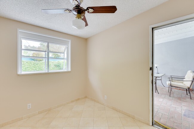 Building Photo - Spacious 3BR / 2BA Single-Story Pool Home in Granada Hills