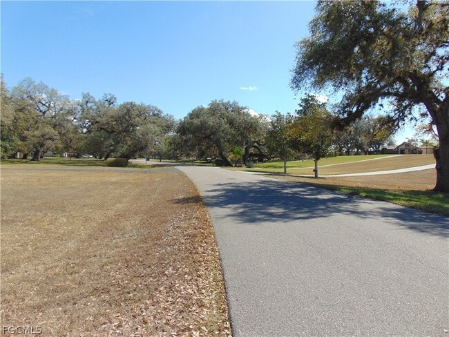 Building Photo - 1092 Riverbend Dr