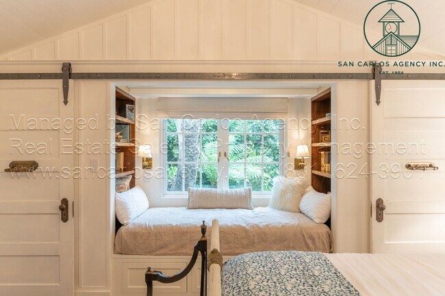 Building Photo - Immaculately Updated Two Bedroom (+Bonus) ...