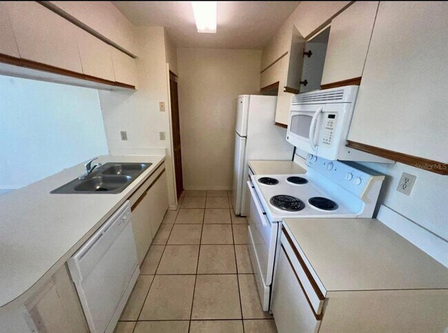 Building Photo - 2719 N Poinciana Blvd