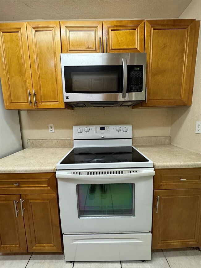 Building Photo - 2862 NW 55th Ave