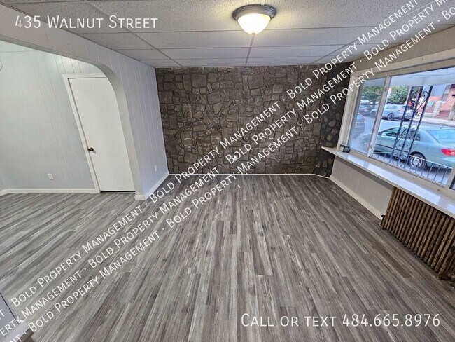 Building Photo - 435 Walnut St