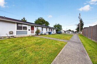 Building Photo - Cute 2 bedroom Near Downtown Tacoma & I-5