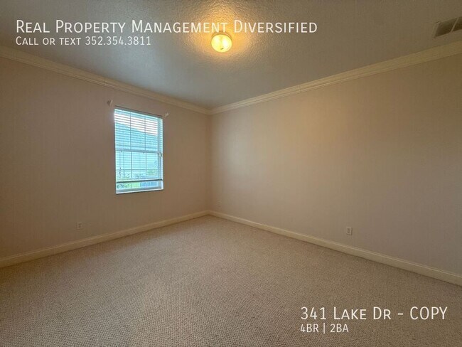Building Photo - 341 Lake Dr