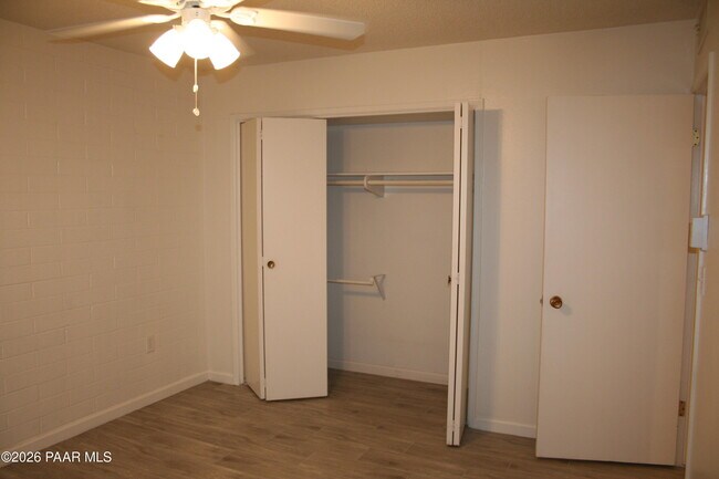 Building Photo - 11014 W Cheryl Dr