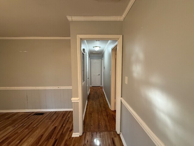 Building Photo - 209 Allendale Dr