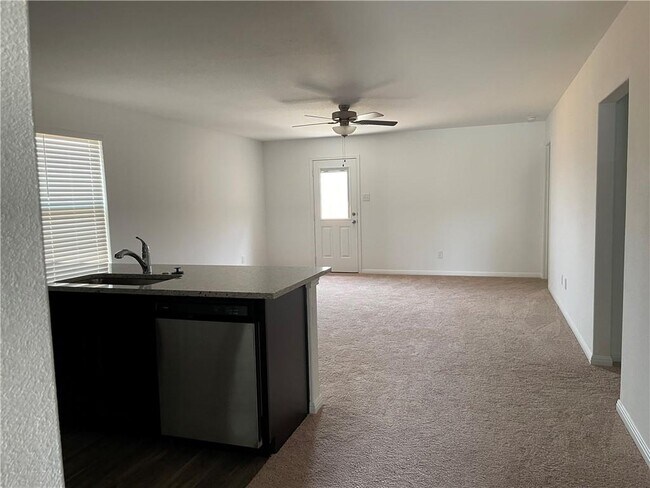 Building Photo - 100 Fairfax Ln