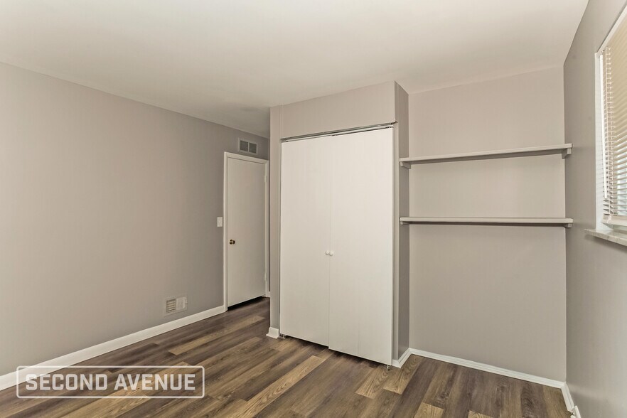 Building Photo - 940 Hollytree Dr