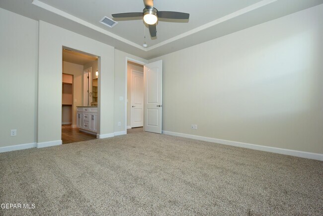 Building Photo - 705 Paseo De La Reina St