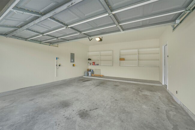 Building Photo - 10502 Chestnut Path Way