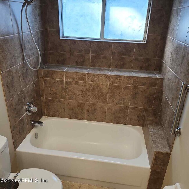 Building Photo - 2210 Captain Kidd Dr