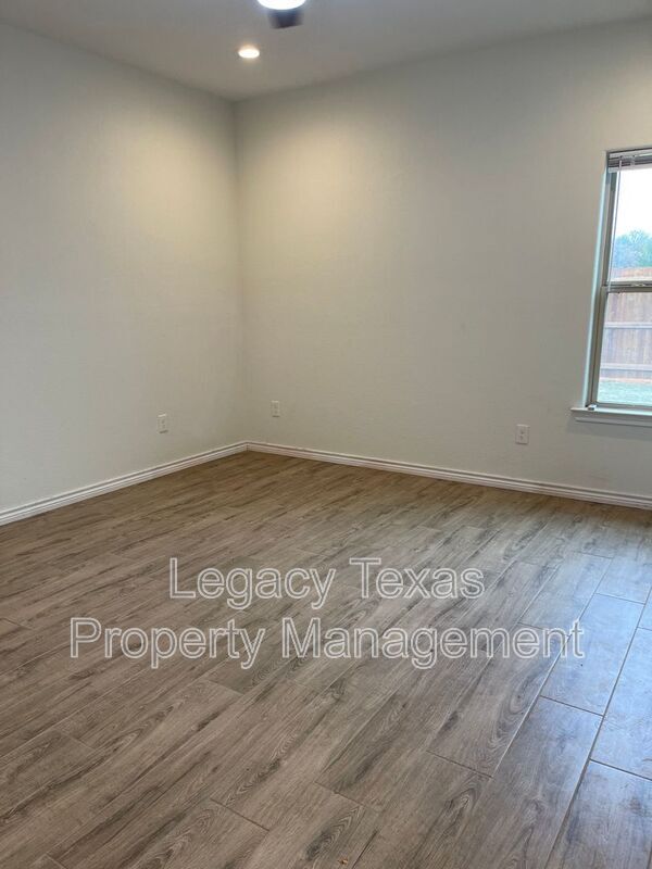 Building Photo - 2319 CR 704