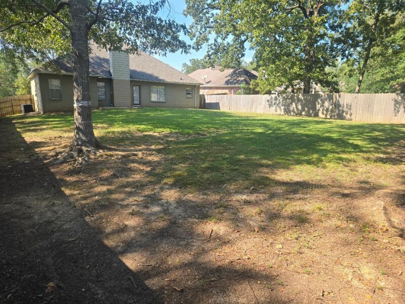 Building Photo - 263 Greensview Dr
