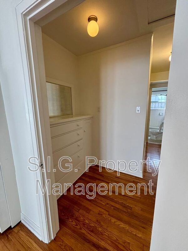 Building Photo - 2813 Rowena Ave