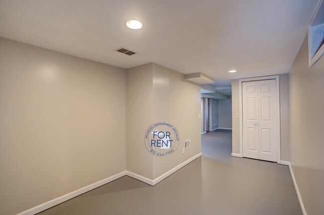 Building Photo - 3717 Larchmont St