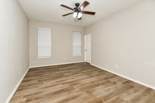 Building Photo - 426 Wheatridge Ave