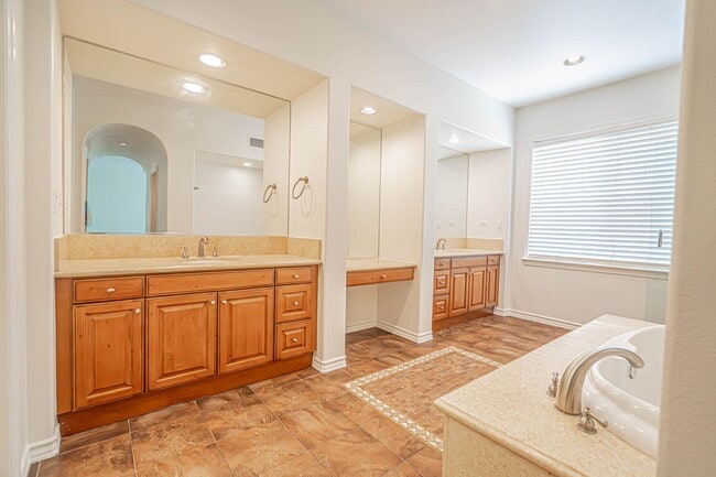 Building Photo - 26149 Shadow Rock Ln