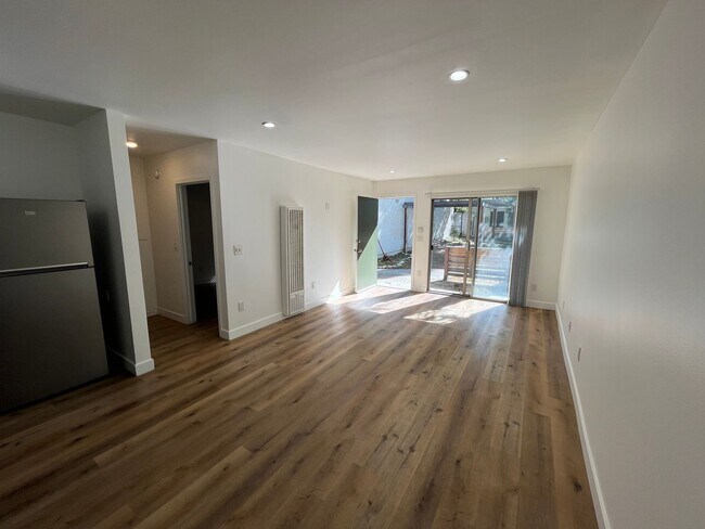 Building Photo - Individual Bungalows: All 1 bedroom/ 1 bat...