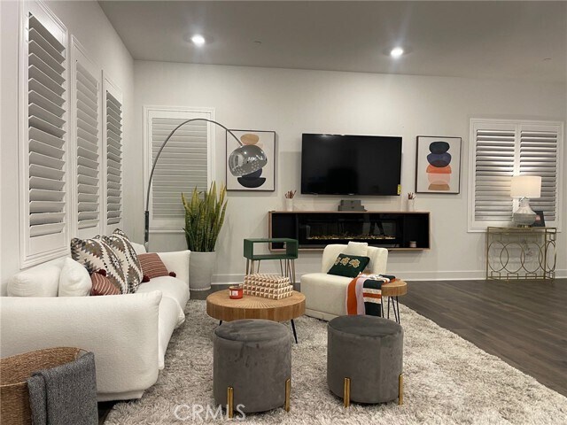 Building Photo - 9337 Astor