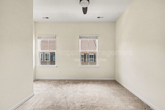 Building Photo - 6222 Cleburne Ct