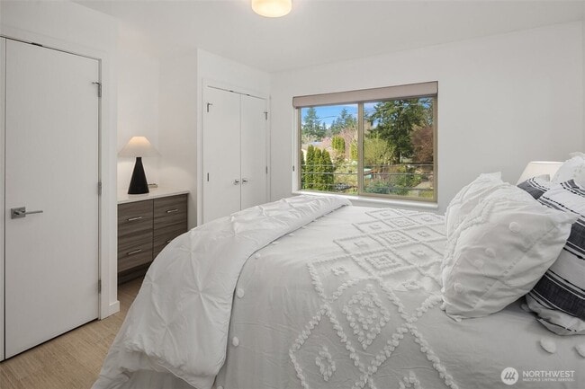 Building Photo - 3bd/2.25Ba Seattle Townhouse