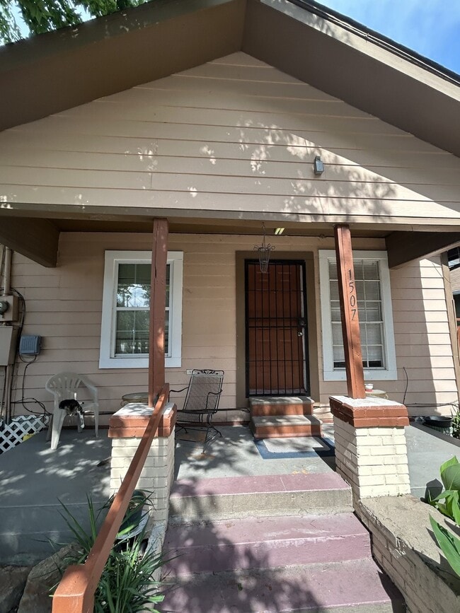 Building Photo - 1507 Bonner St