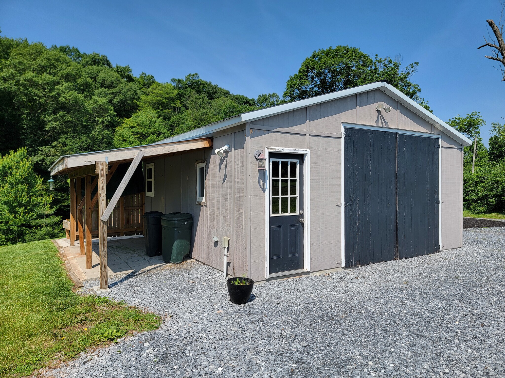 Building Photo - 459 Gates Rd