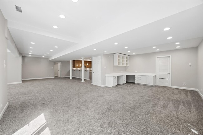 Building Photo - 9336 Falling Waters Dr W