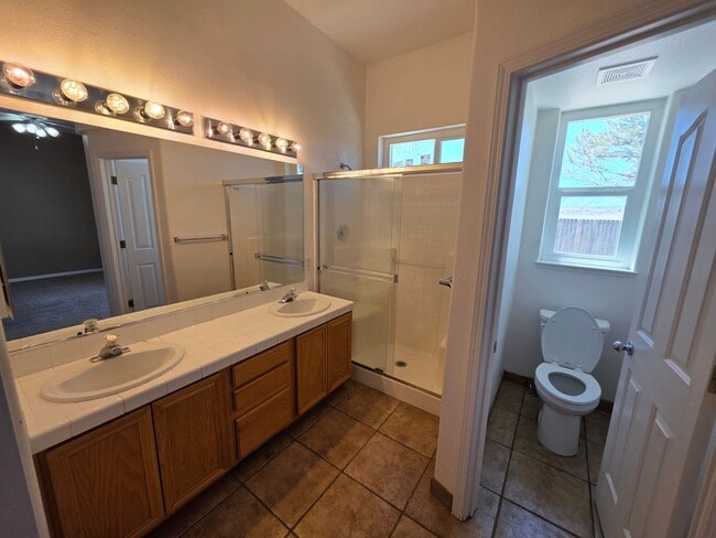 Building Photo - Fully Furnished