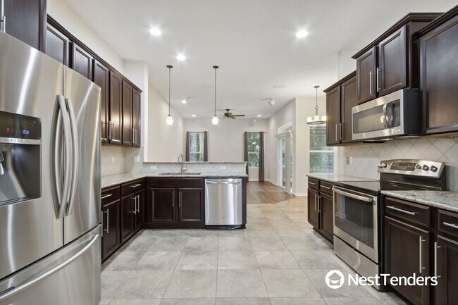 Building Photo - Roses Bluff Home in Yulee!