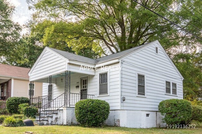 Building Photo - 2400 Green St