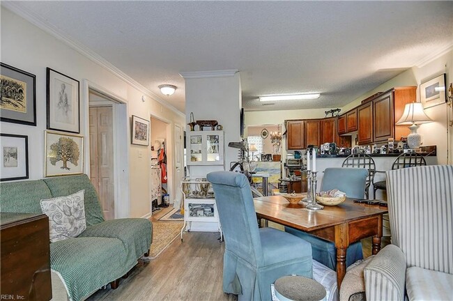 Building Photo - Ghent on the Square