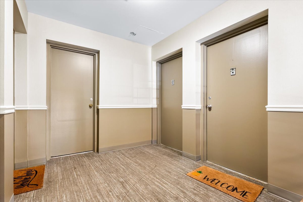 Building Photo - 10631 Weymouth St