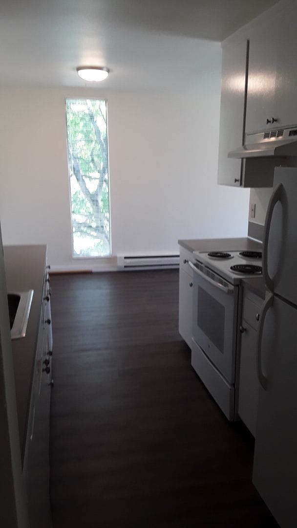Interior Photo - Admiral
