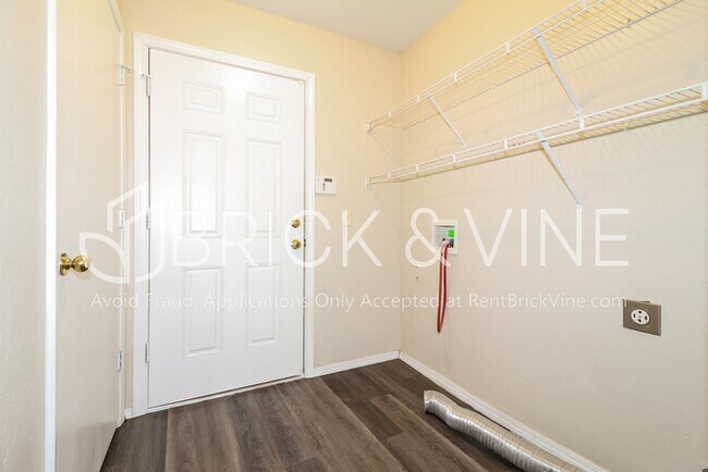 Building Photo - Pet-friendly house in Hope Crossing