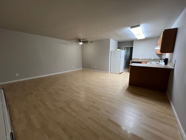 Primary Photo - Move into this amazing 2 bedroom, 1 bathro...