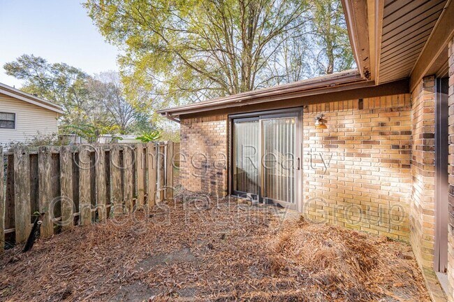 Building Photo - 1700 Serene Cir