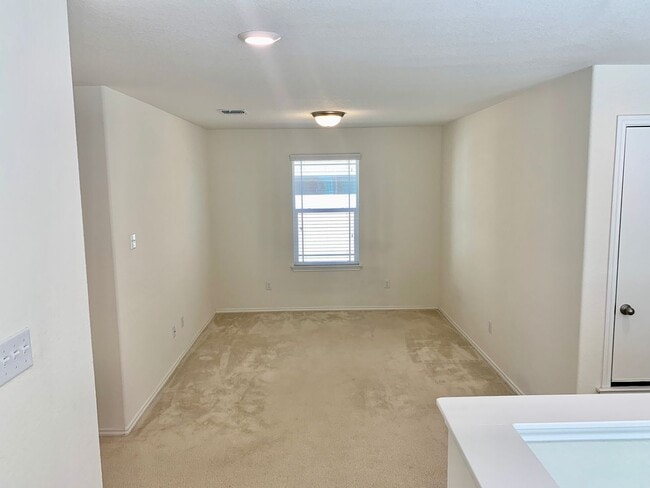 Building Photo - 3 Bedroom, 2.5 Bathroom Home in Cedar Park!