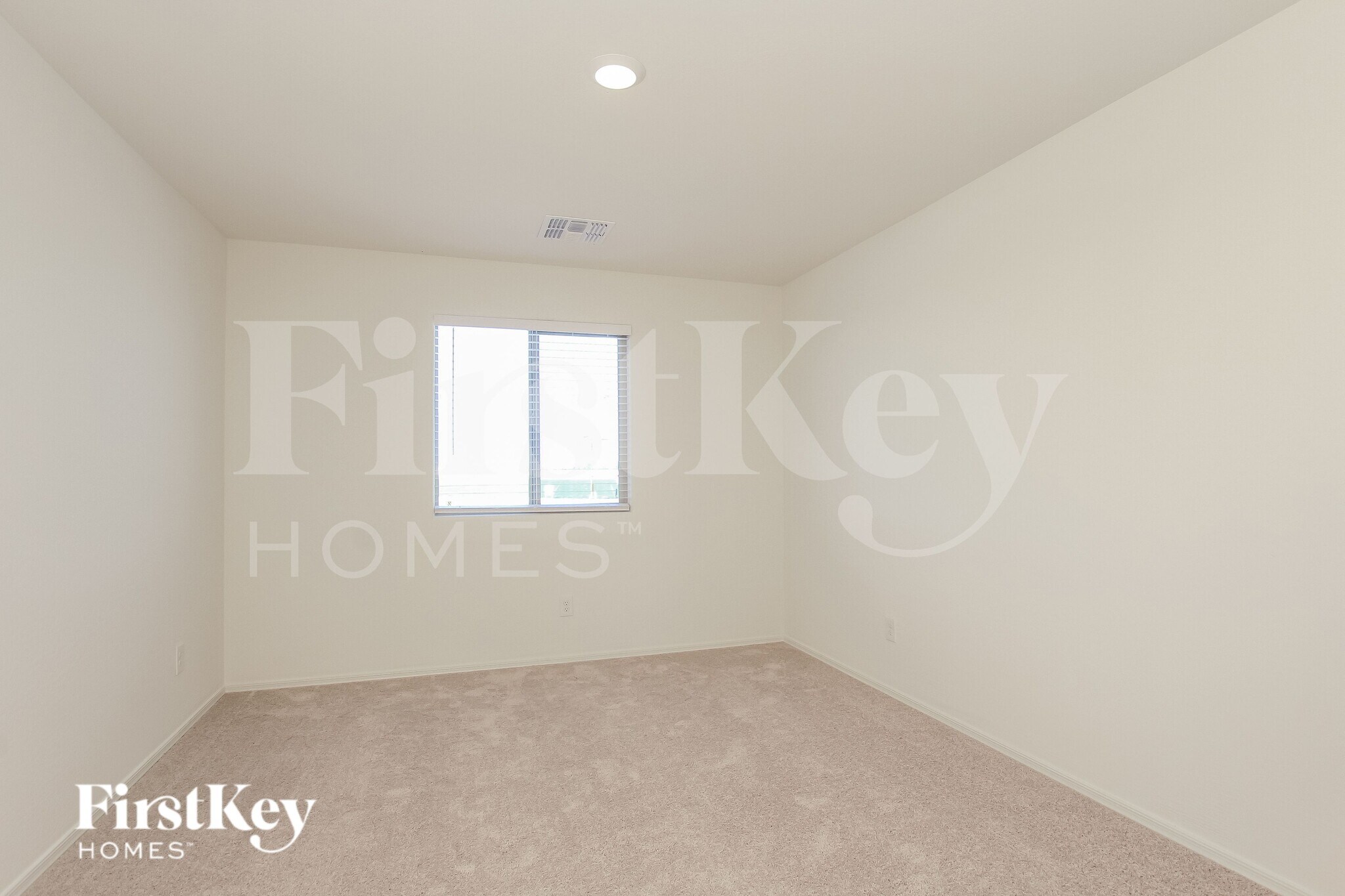 Building Photo - 8434 S 258th Dr