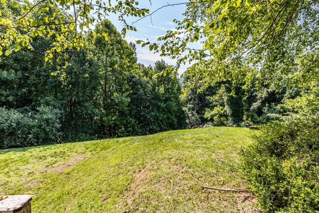 Building Photo - 1463 Glenside Green - River Run Townhome!