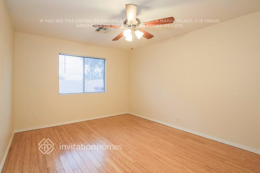 Building Photo - 14850 W Caribbean Ln